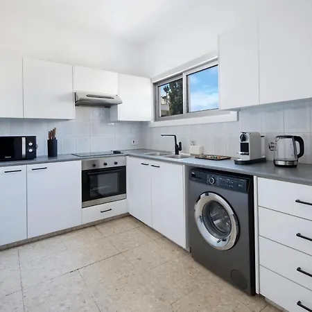 Urban 12 - 2 Bdr Никосия